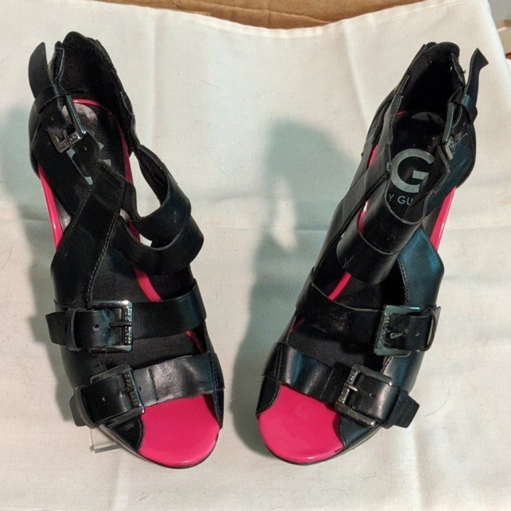 Guess heels / pumps